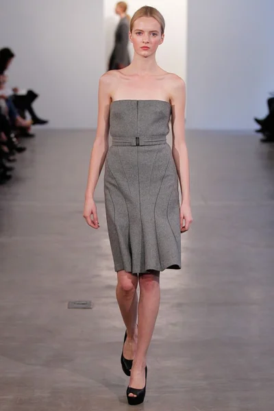 Look 11